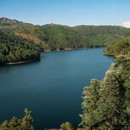 Casa Colina E Lobos By Quantique * Vieira do Minho